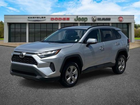 Used 2023 Toyota RAV4 XLE FWD image 9
