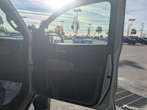 Used 2024 GMC Canyon AT4 image 31