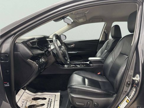 Used 2018 Toyota Avalon XLE image 12