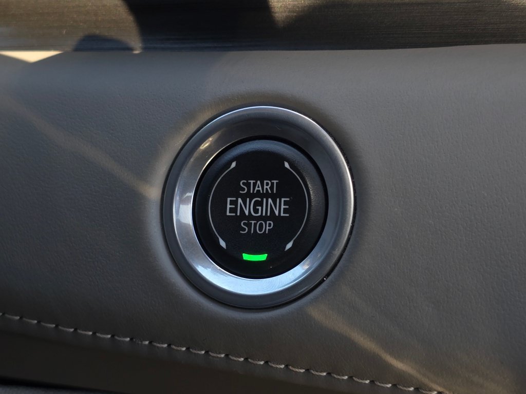 Certified 2024 Cadillac Escalade Premium Luxury Platinum AWD/4WD image 47