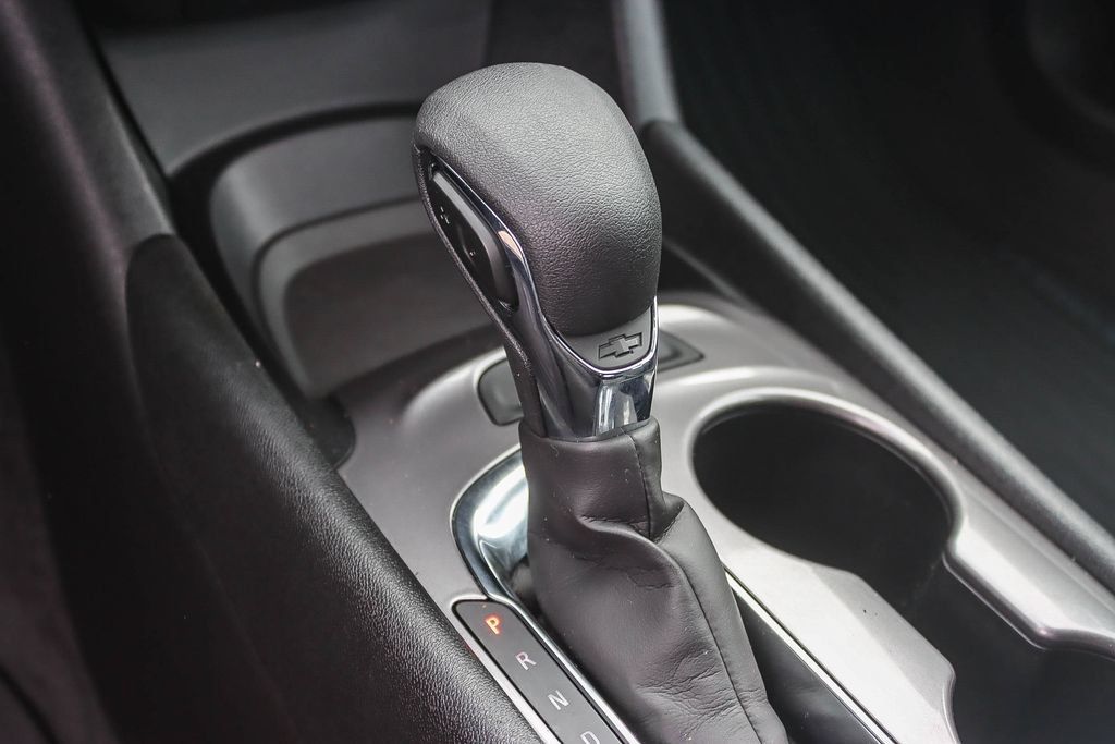 Used 2025 Chevrolet Malibu LS FWD image 18