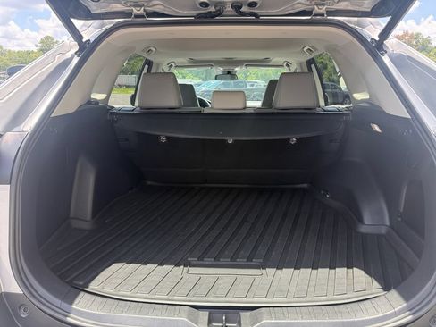 Used 2022 Toyota RAV4 XLE Premium AWD/4WD image 30