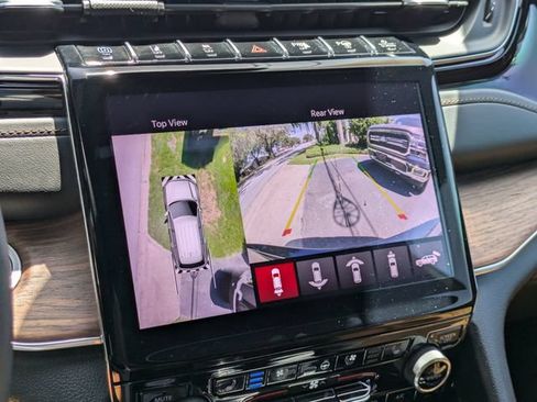 Used 2023 Jeep Grand Cherokee Summit w/ Advanced Protech Group IV AWD/4WD image 26