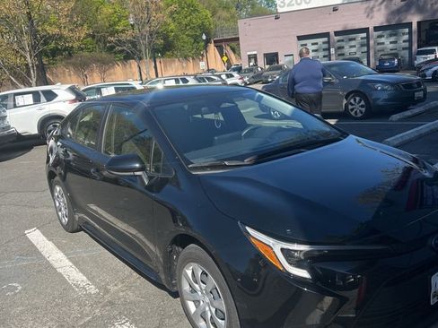 Used 2024 Toyota Corolla LE image 1