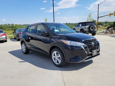 New 2025 Nissan Kicks Play S image 4