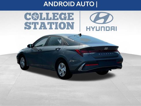 Used 2025 Hyundai Elantra SE image 6
