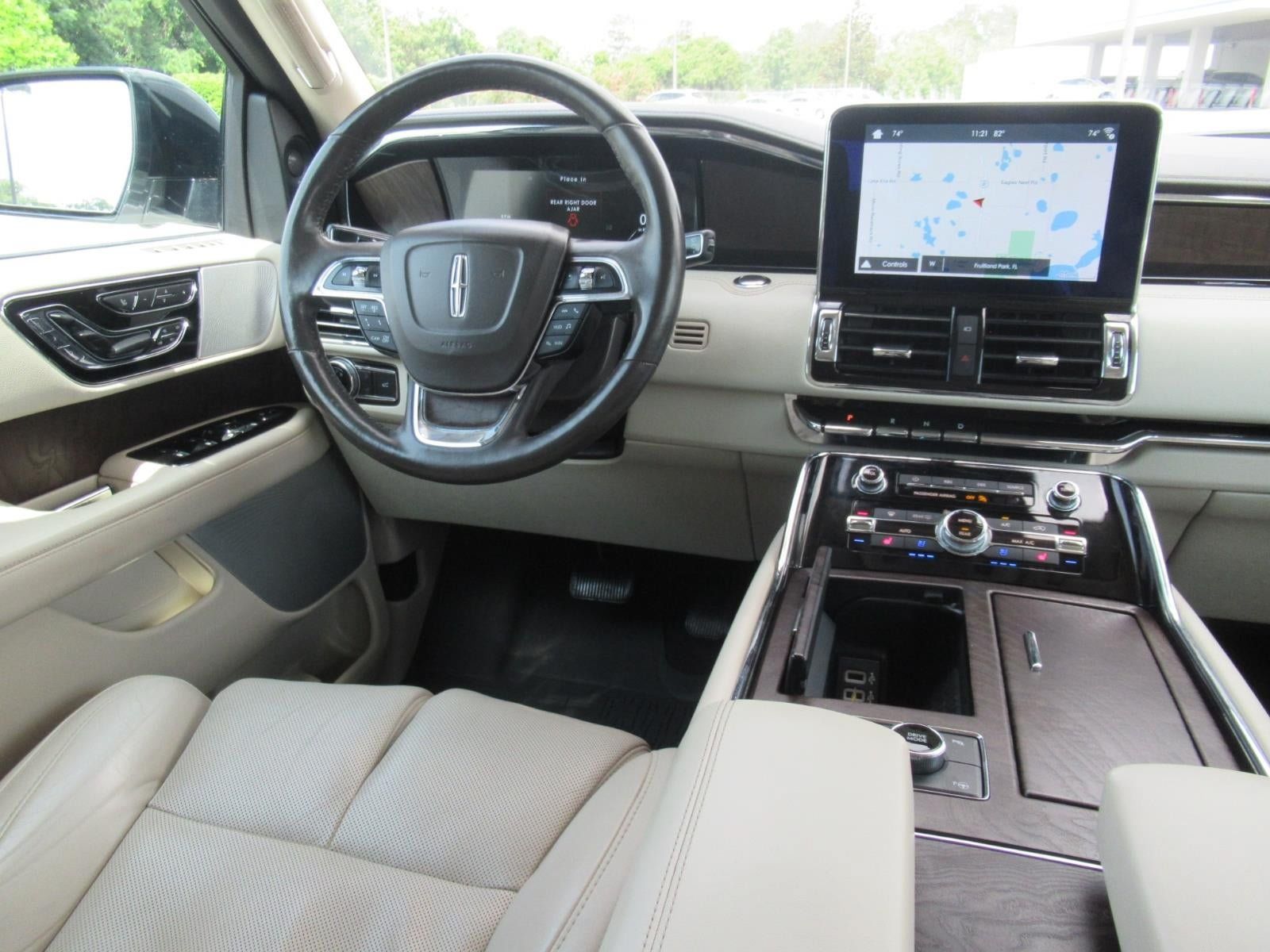 Used 2019 Lincoln Navigator Reserve AWD/4WD image 13