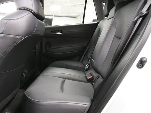 Certified 2022 Toyota Corolla Cross XLE image 21