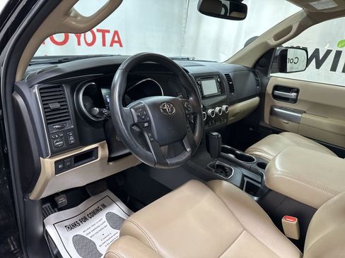 Used 2019 Toyota Sequoia Limited w/ Safety & Convenience Package image 25
