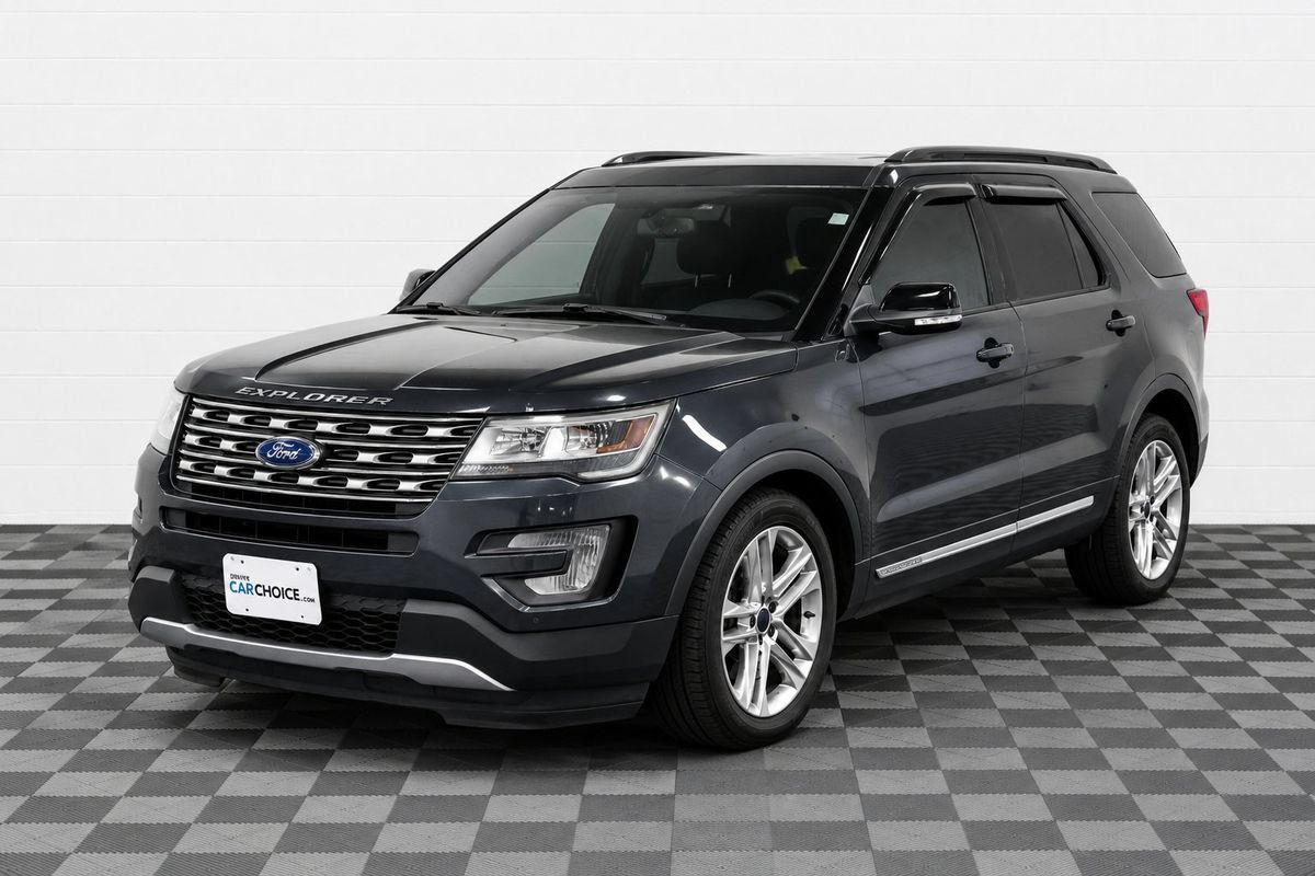 Used 2017 Ford Explorer XLT w/ Equipment Group 202A FWD image 1
