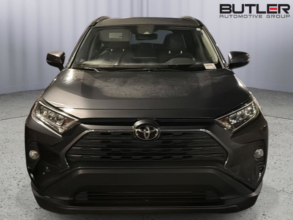 Used 2020 Toyota RAV4 XLE Premium FWD image 4