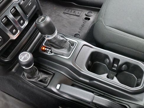 Used 2023 Jeep Wrangler Sport AWD/4WD image 23