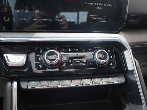 Used 2023 GMC Sierra 1500 Denali AWD/4WD image 16