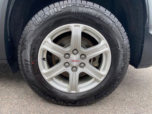 Used 2019 GMC Acadia SLE FWD image 4