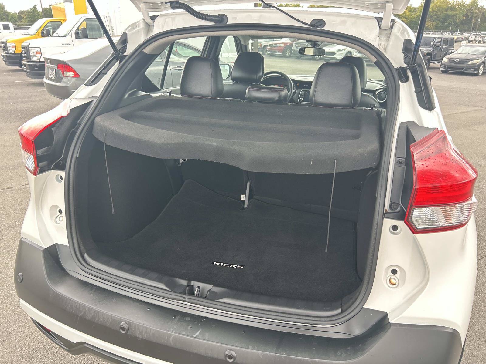 Used 2020 Nissan Kicks SR w/ SR Premium Package FWD image 14