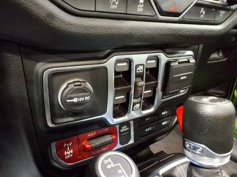 Used 2025 Jeep Wrangler Unlimited Sport AWD/4WD image 14