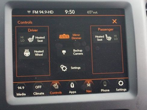 Used 2023 Jeep Cherokee Altitude Lux image 8