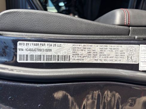 Used 2025 Dodge Durango R/T image 34