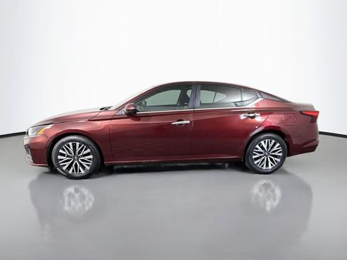 Used 2023 Nissan Altima 2.5 SV FWD image 6