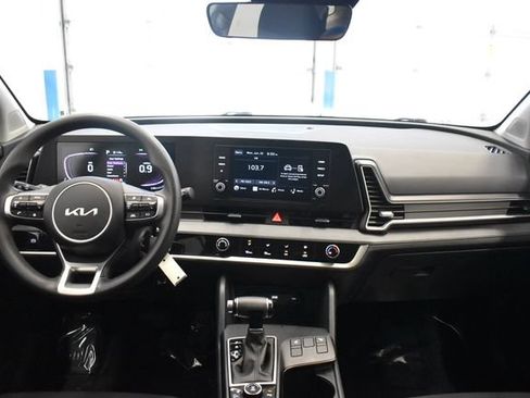 Used 2024 Kia Sportage LX AWD/4WD image 5