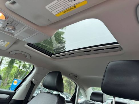 Used 2013 Volkswagen Passat TDI SE FWD image 15