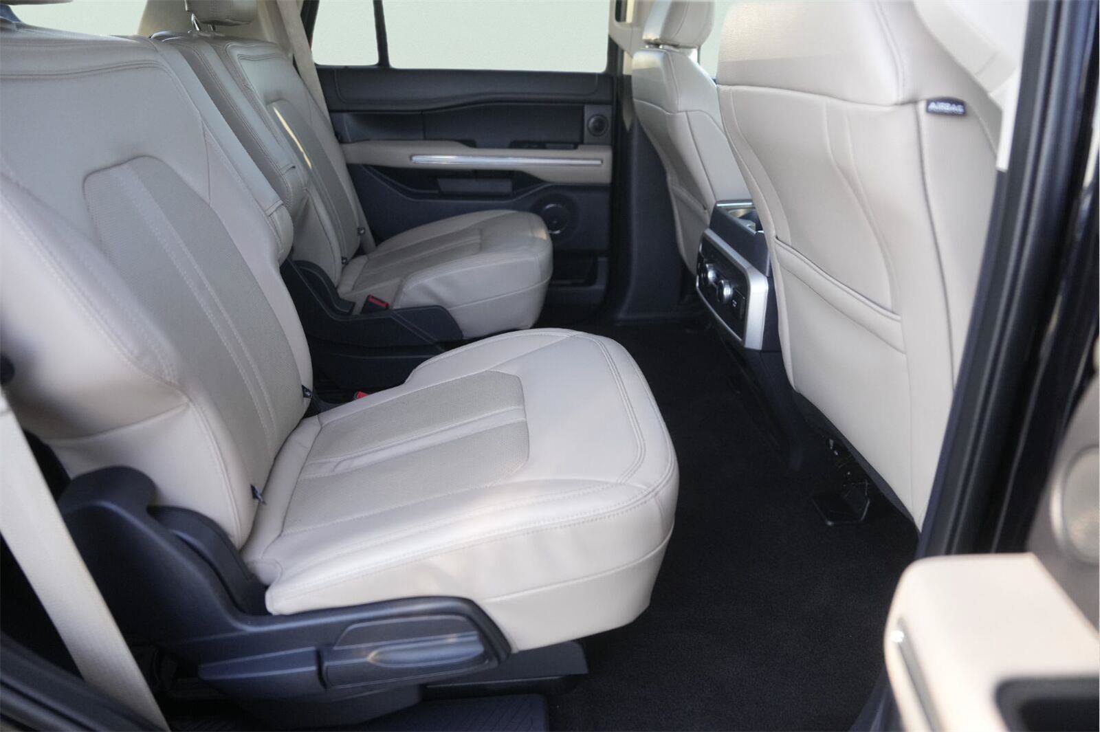 Used 2023 Ford Expedition Limited AWD/4WD image 18