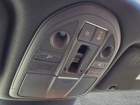 Used 2022 Genesis G70 3.3T w/ Sport Advanced Package image 19