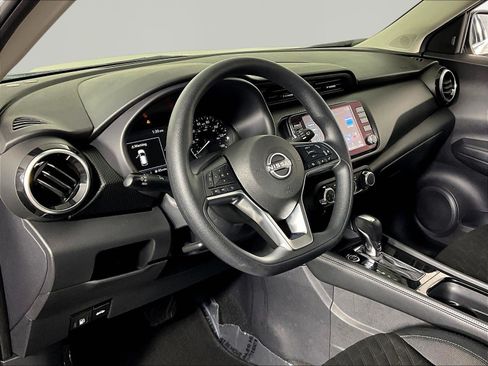 Used 2024 Nissan Kicks SV FWD image 17