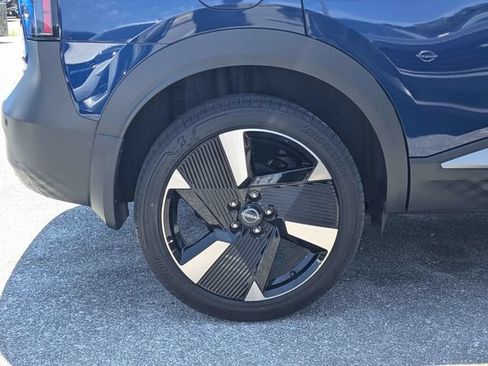 Used 2025 Nissan Kicks SR FWD image 9