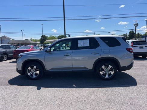 Used 2025 Honda Pilot EX-L image 2