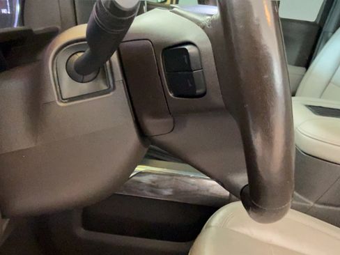Used 2019 Chevrolet Silverado 1500 LTZ w/ LTZ Convenience Package AWD/4WD image 21