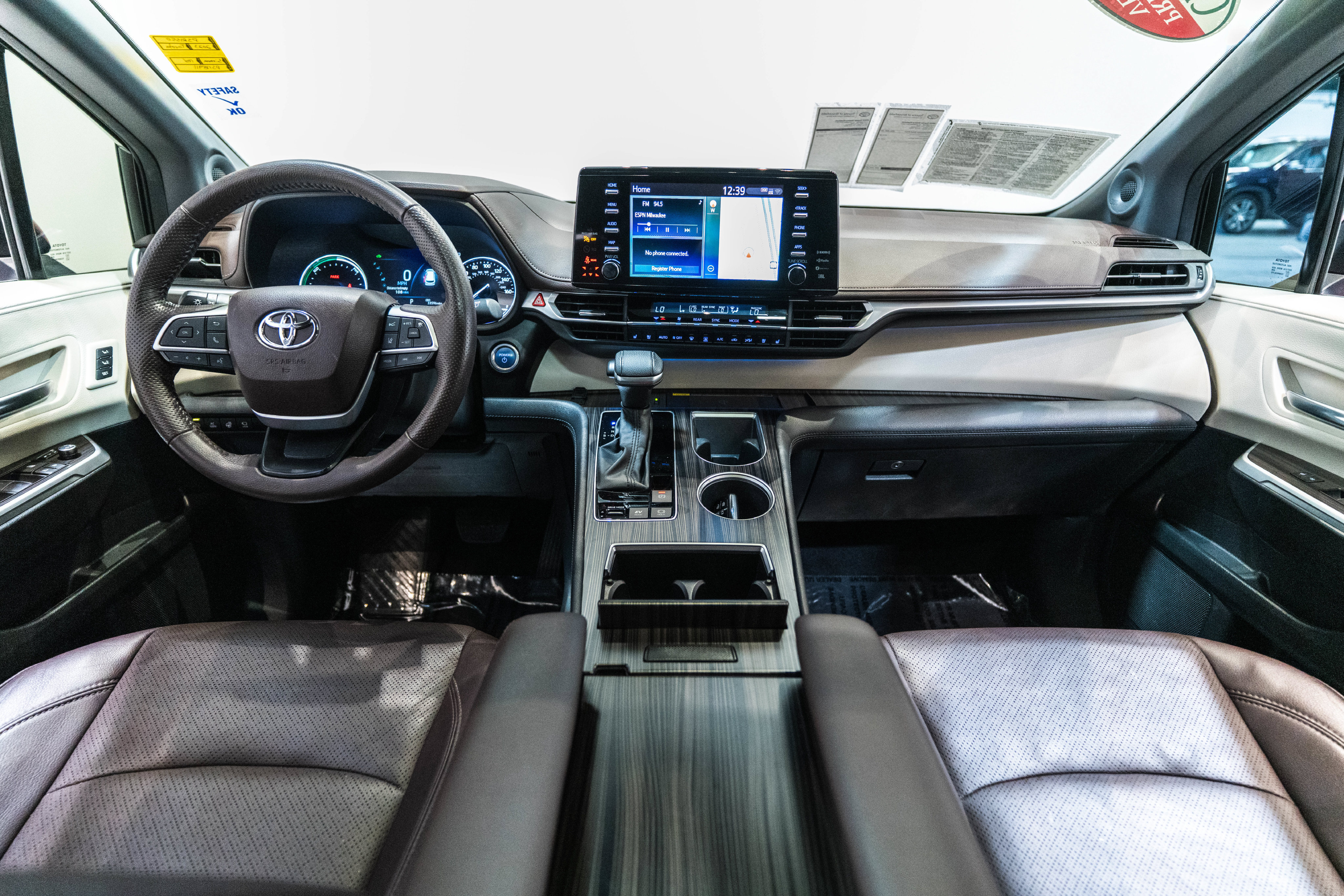 Used 2023 Toyota Sienna Platinum FWD image 13