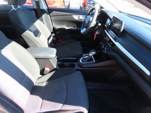 Used 2024 Kia Forte LXS w/ LXS Technology Package image 11