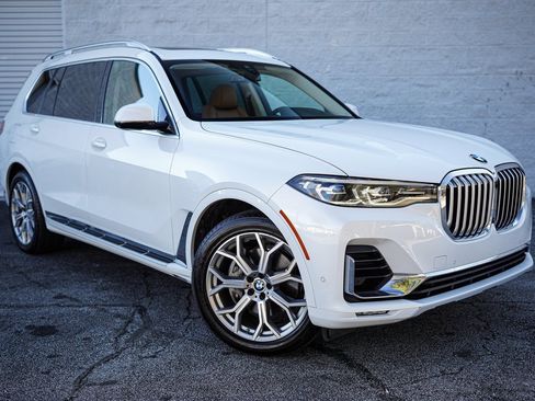Used 2022 BMW X7 xDrive40i w/ Premium Package image 8