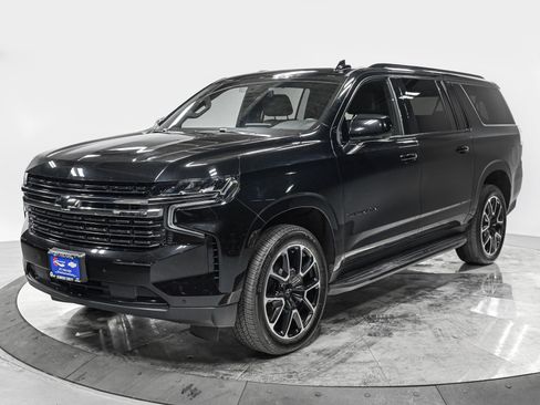 Used 2022 Chevrolet Suburban RST AWD/4WD image 1