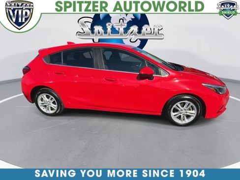 Used 2018 Chevrolet Cruze LT w/ Convenience Package FWD image 9