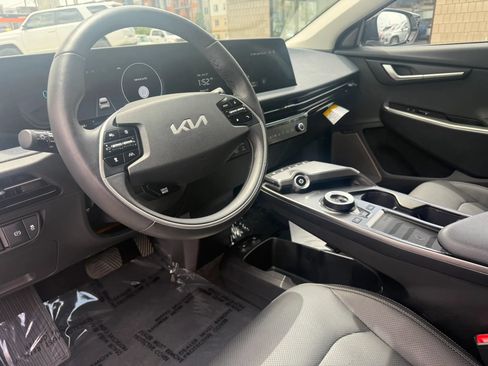 Used 2024 Kia EV6 Wind w/ Wind Technology Package AWD/4WD image 8