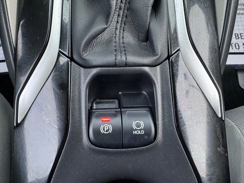 Used 2020 Toyota Corolla LE image 23