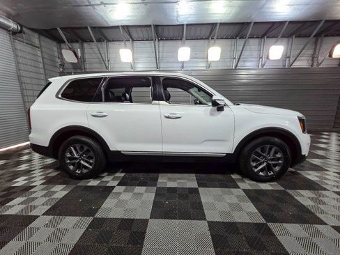 Used 2023 Kia Telluride LX image 9