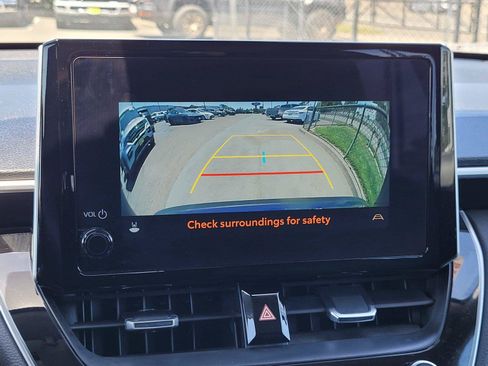 Used 2025 Toyota Corolla Cross XLE FWD image 13