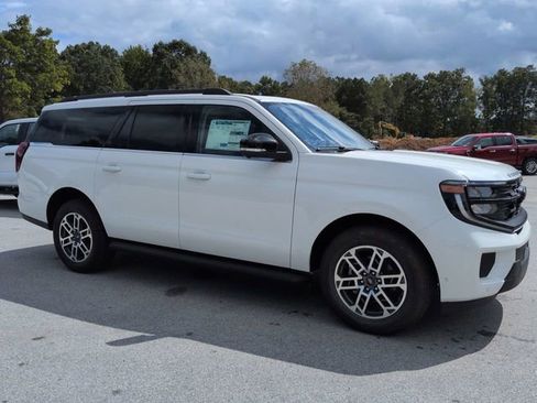 New 2025 Ford Expedition Max Active image 2