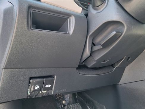 Used 2022 Nissan Versa SV w/ Trunk Package FWD image 22