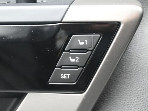 Used 2024 Toyota Tundra Limited AWD/4WD image 20