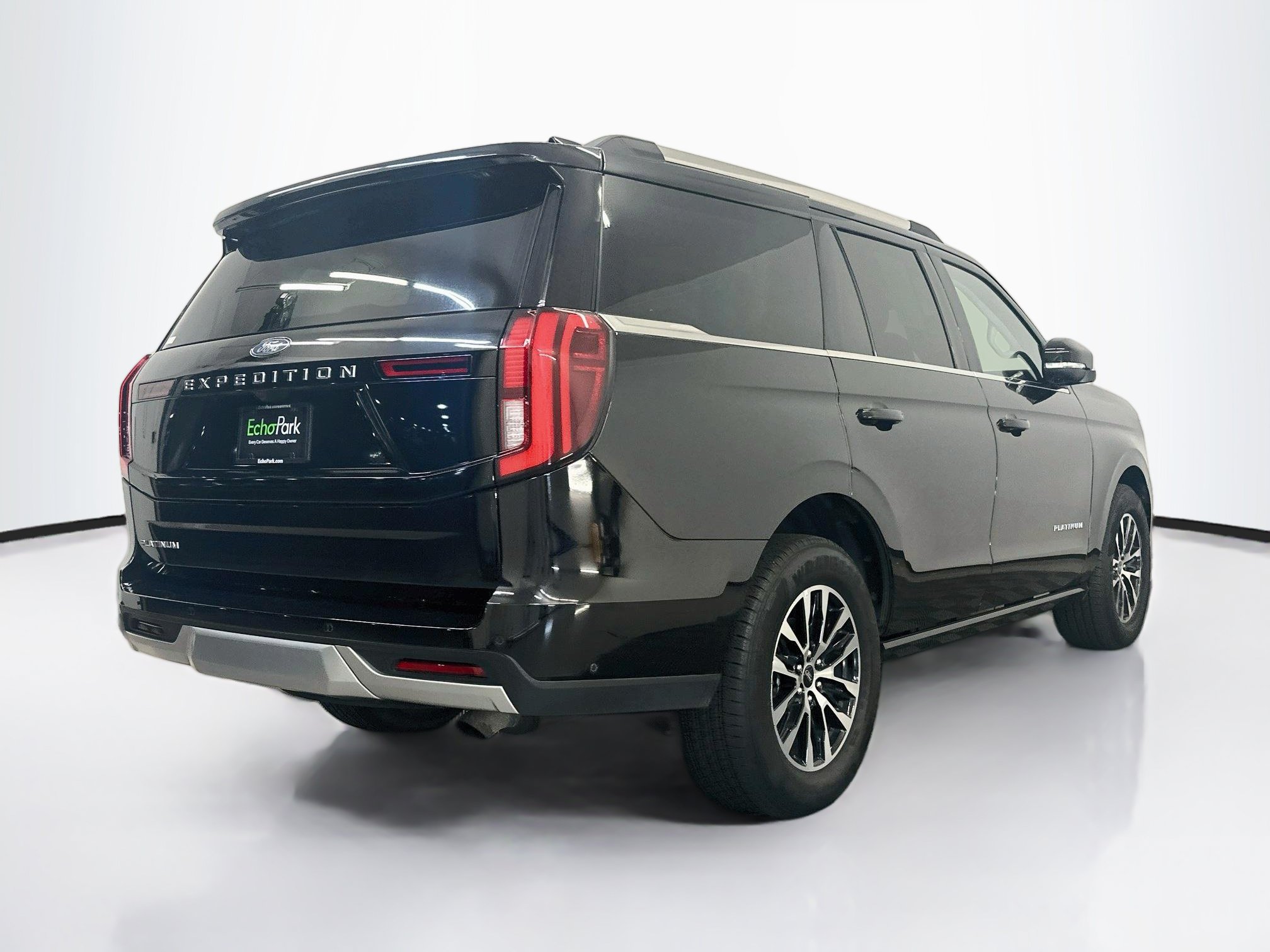 Used 2025 Ford Expedition Platinum AWD/4WD image 9