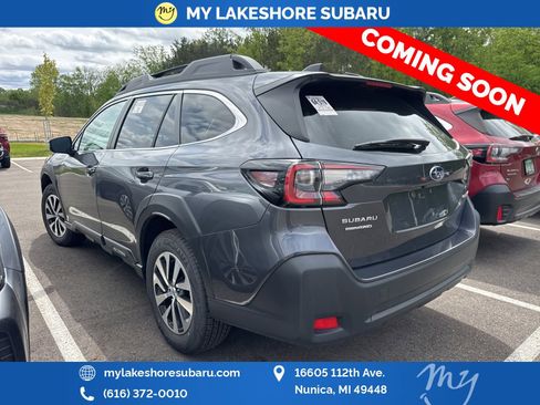 Used 2025 Subaru Outback Premium AWD/4WD image 4