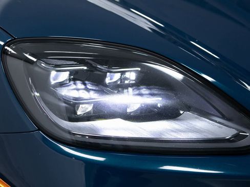 Certified 2024 Porsche Cayenne Coupe image 35