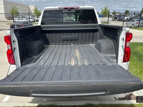 Used 2023 Chevrolet Silverado 1500 High Country w/ High Country Premium Package AWD/4WD image 16