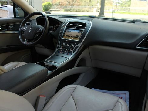 Used 2016 Lincoln MKX Reserve w/ Driver Assistance Package AWD/4WD image 25