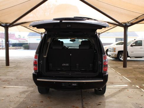 Used 2013 GMC Yukon Denali image 9