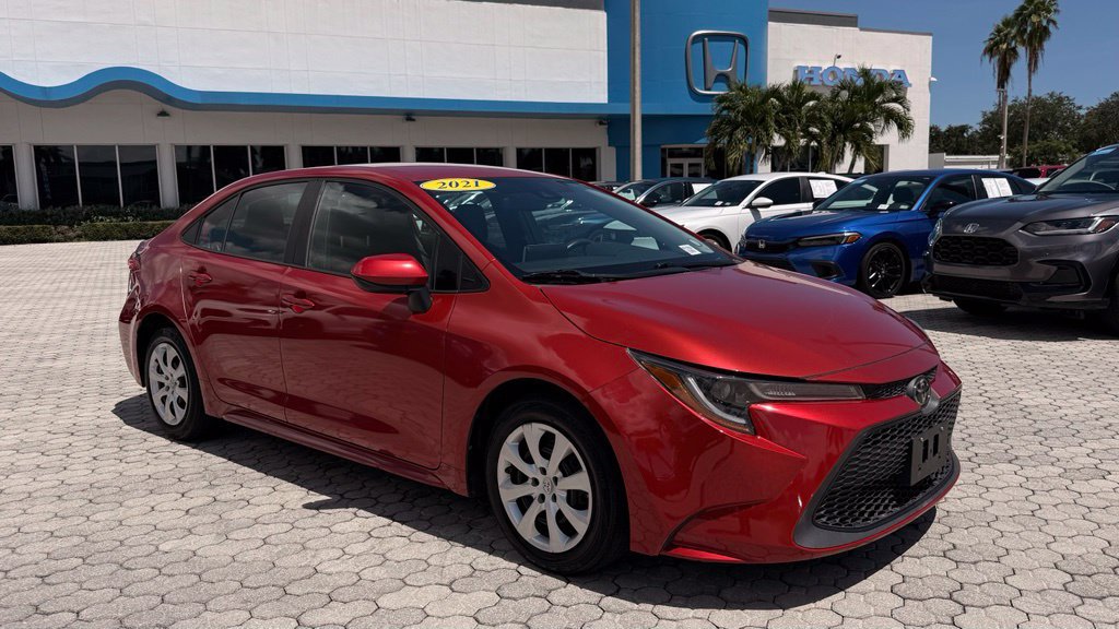 Used 2021 Toyota Corolla LE FWD image 14